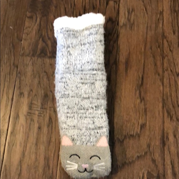 Fuzzy Cat Slippers - Picture 6 of 10